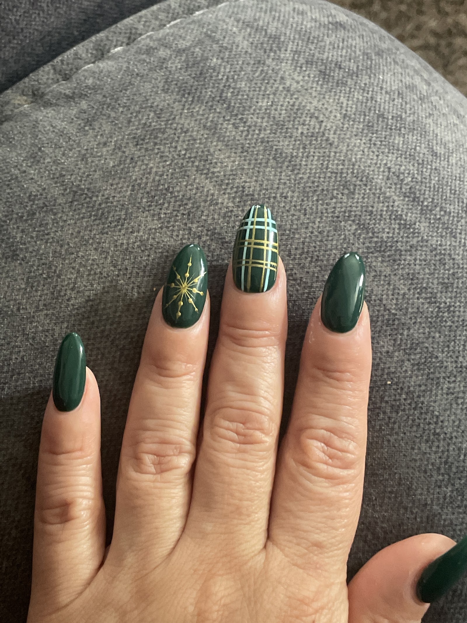 Lux Nails Lounge nail photo 7